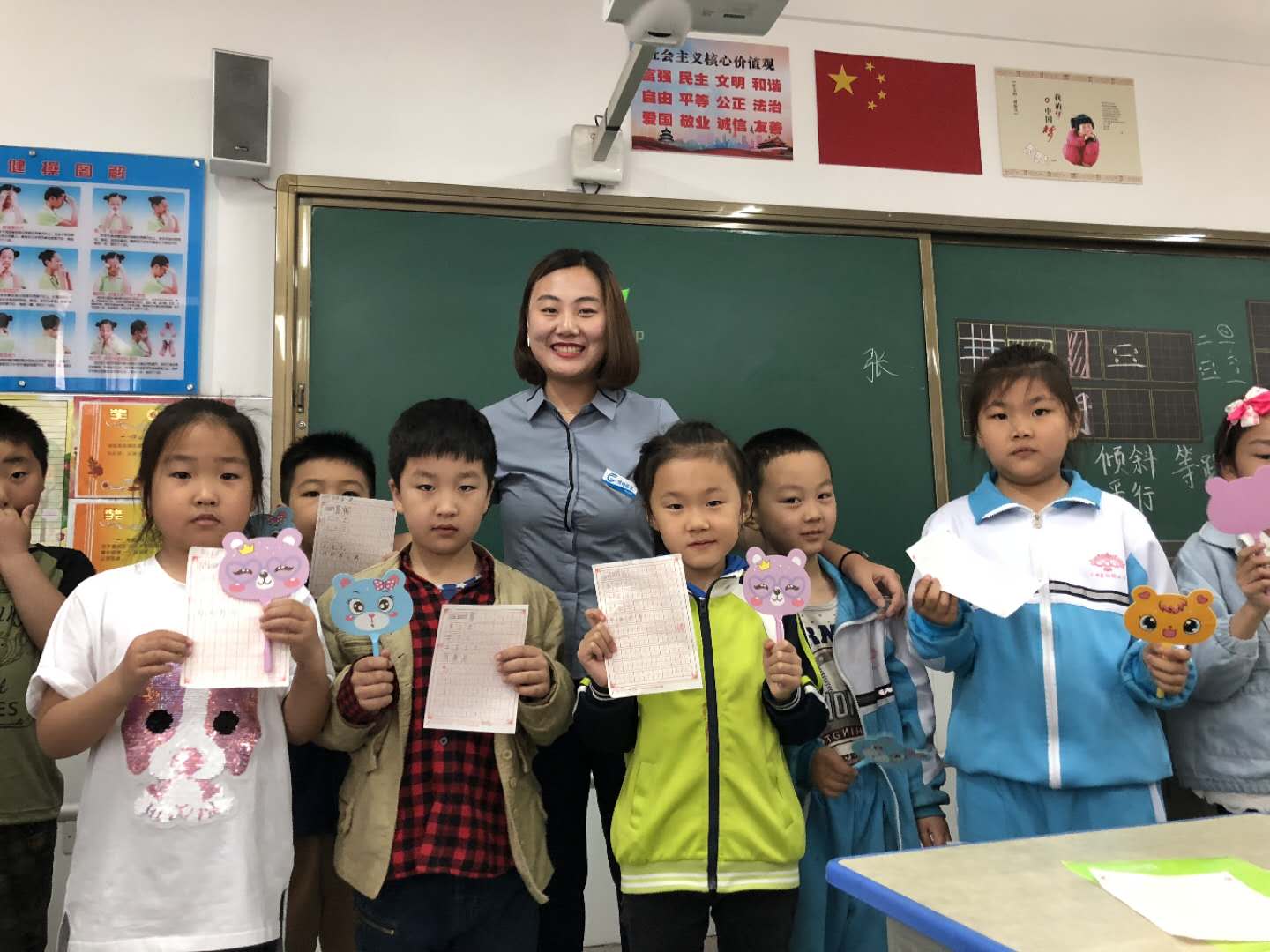 锋格练字班的孩子们