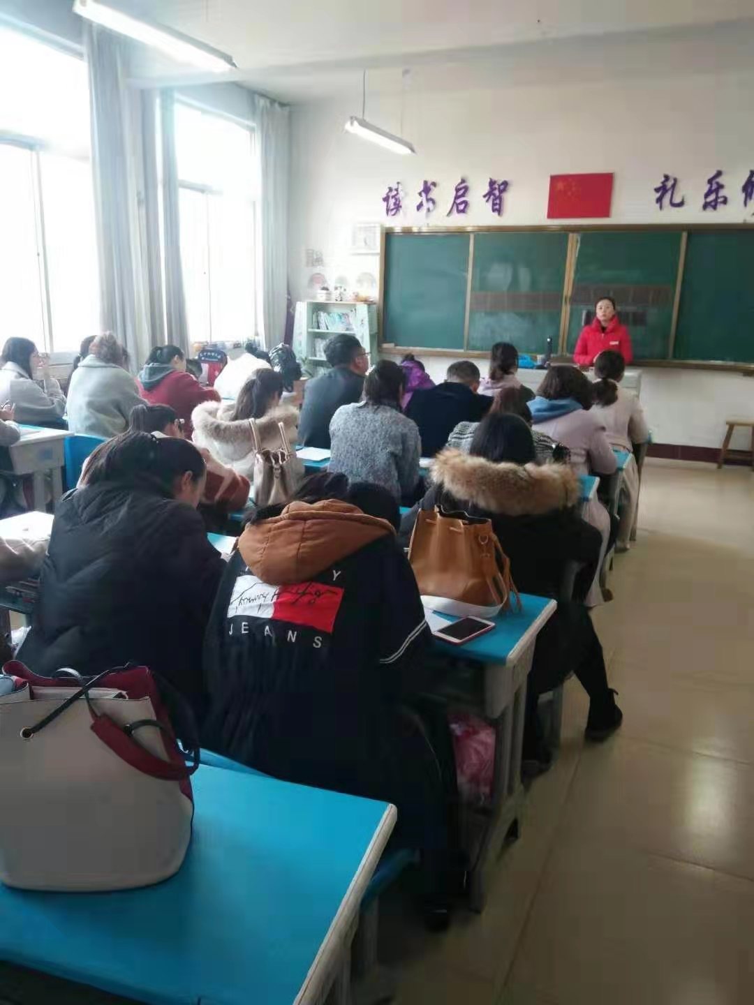 锋格练字走进栖霞实验小学