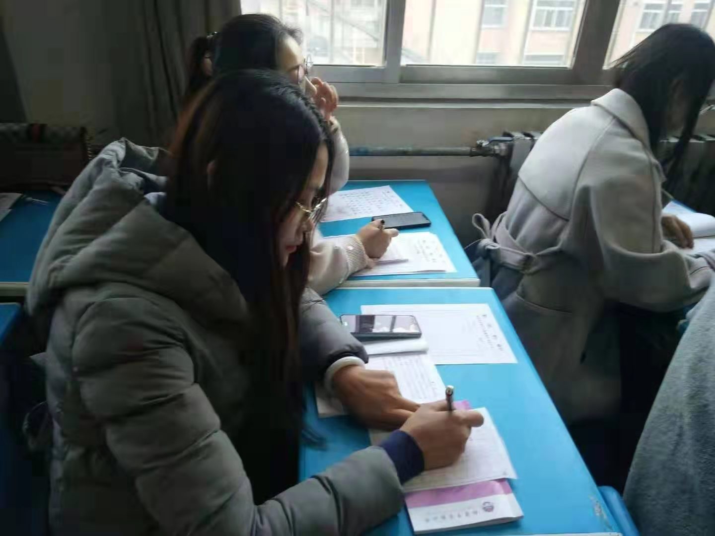 锋格练字走进栖霞实验小学